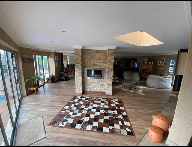 4 BEDROOM HOUSE FOR SALE IN WATERKLOOF RIDGE